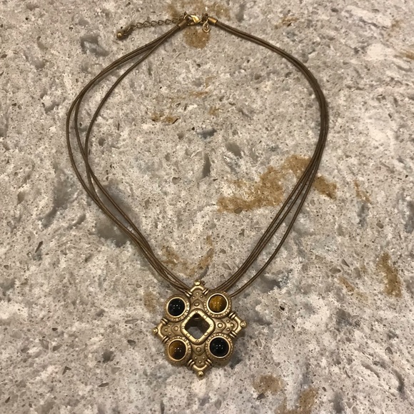 Premier Designs Necklace w/ Gold Pendant w/ Accent - Picture 3 of 8